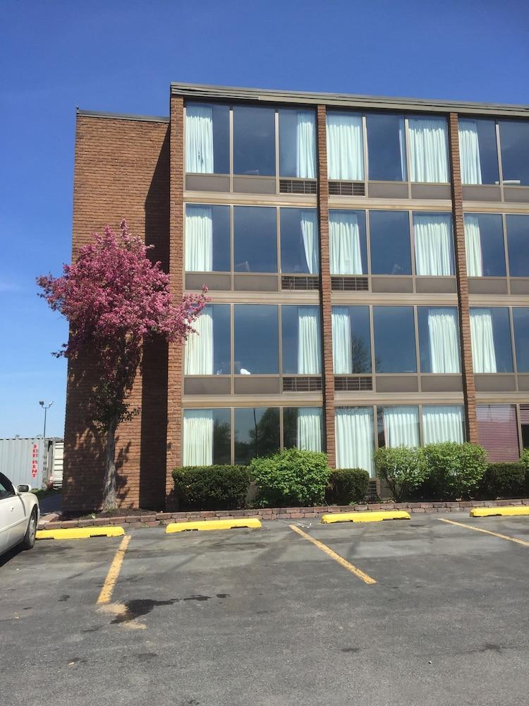 Days Inn Syracuse East Syracuse Εξωτερικό φωτογραφία