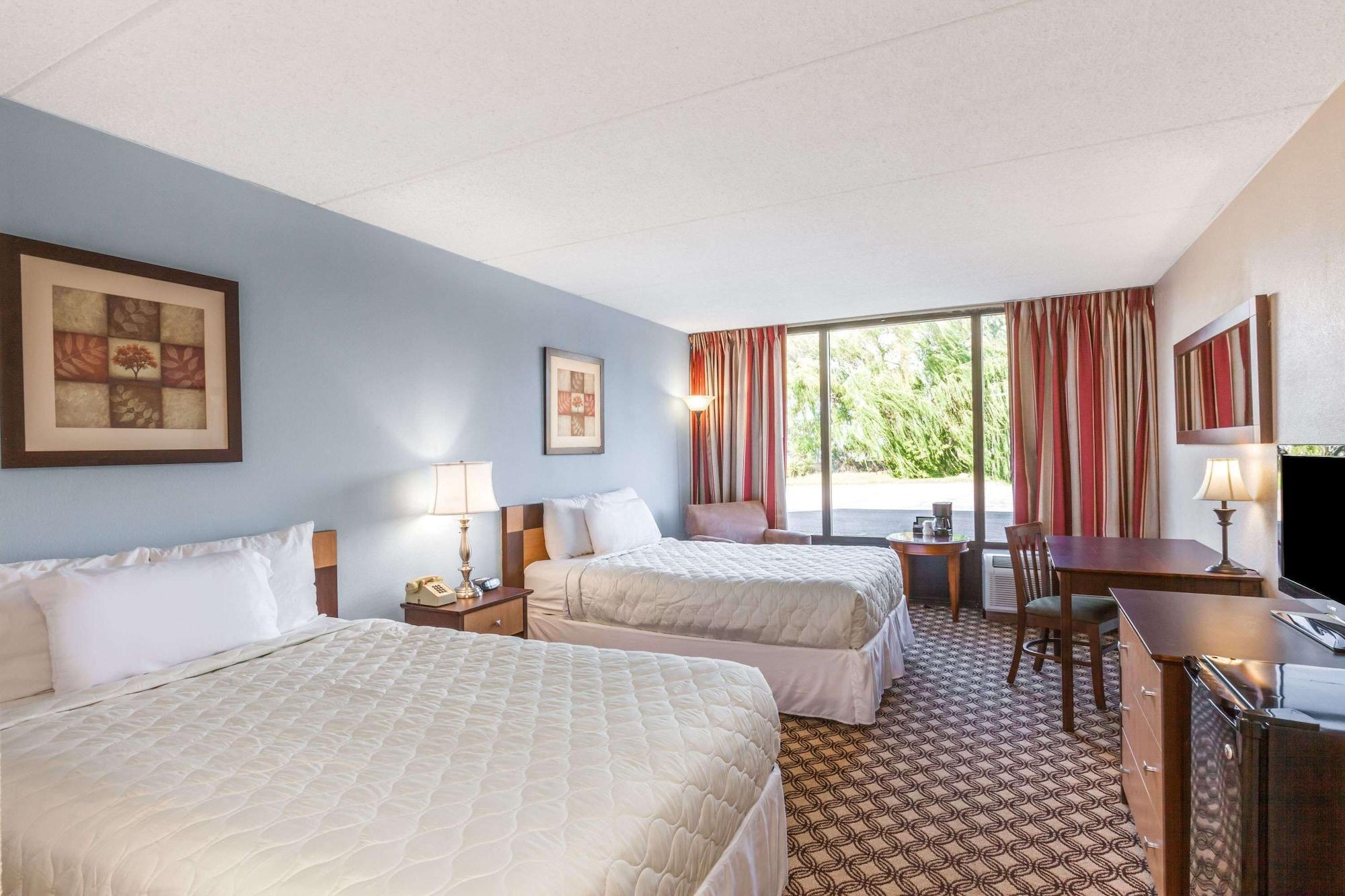 Days Inn Syracuse East Syracuse Εξωτερικό φωτογραφία