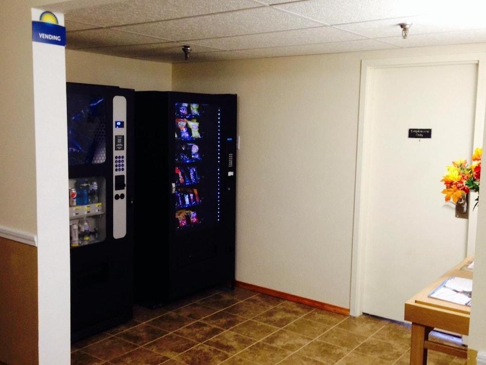 Days Inn Syracuse East Syracuse Εξωτερικό φωτογραφία