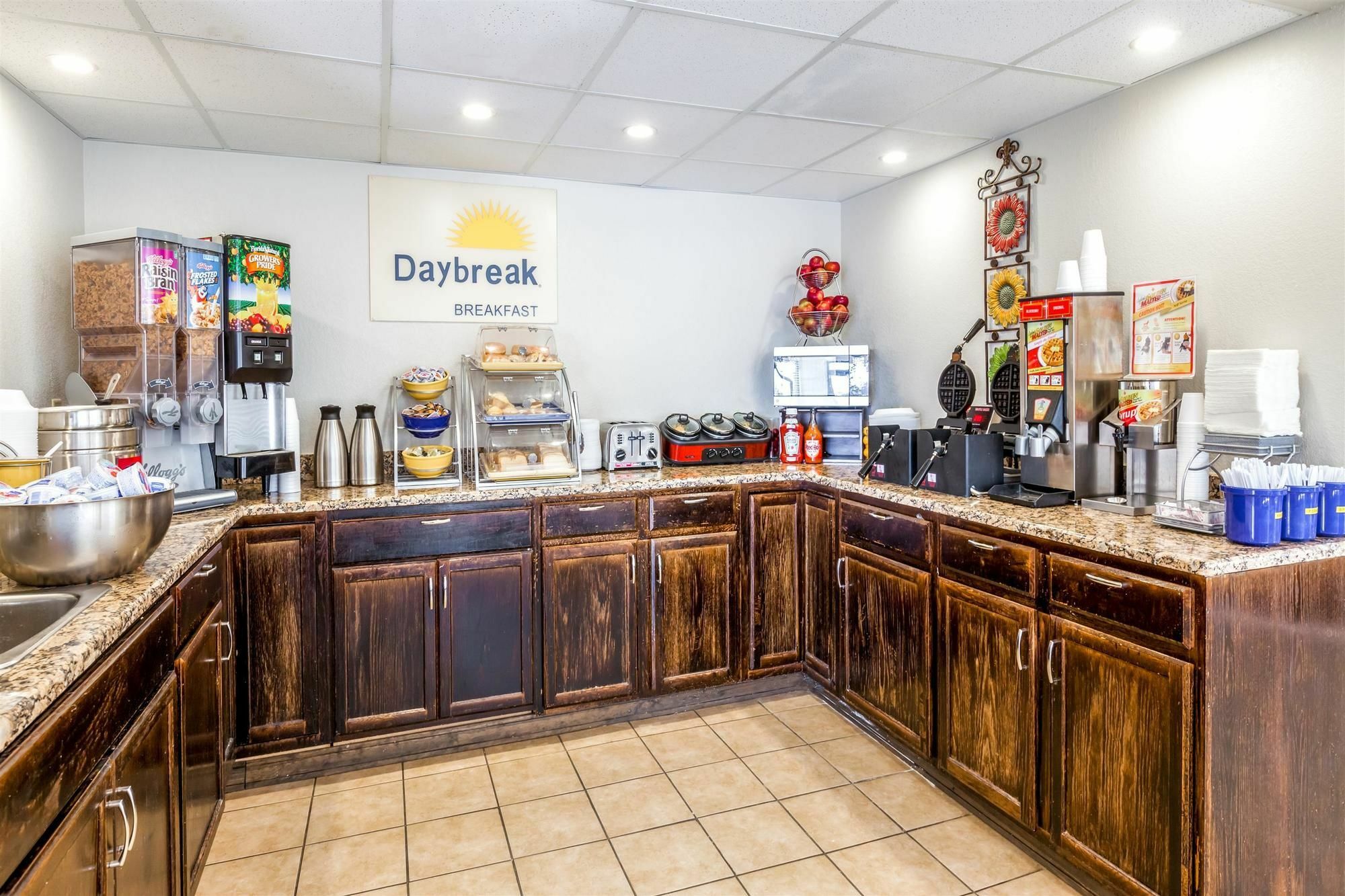 Days Inn Syracuse East Syracuse Εξωτερικό φωτογραφία